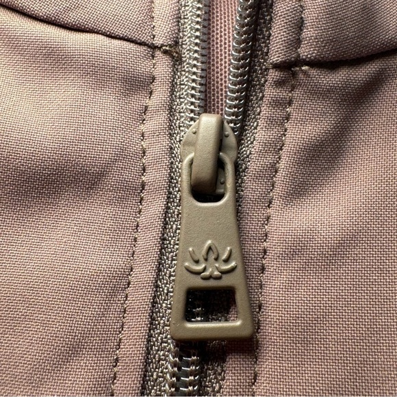 BEYOND YOGA STATUS POCKET JACKET SIZE XL MUSHROOM BROWN LIKE NEW - Picture 10 of 13